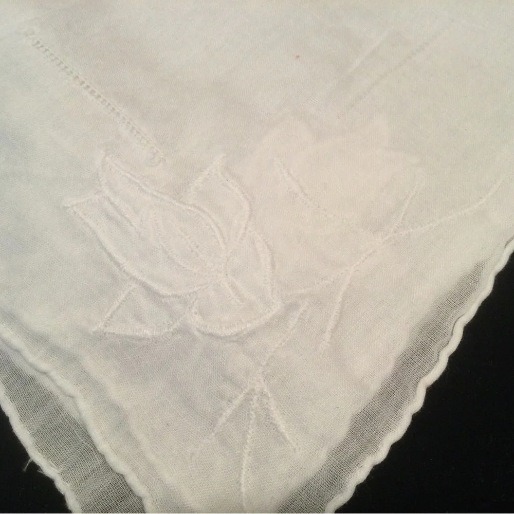 Vtg Antique White Cotton Linen Handkerchiefs Battenberg Lace French Knot Roses